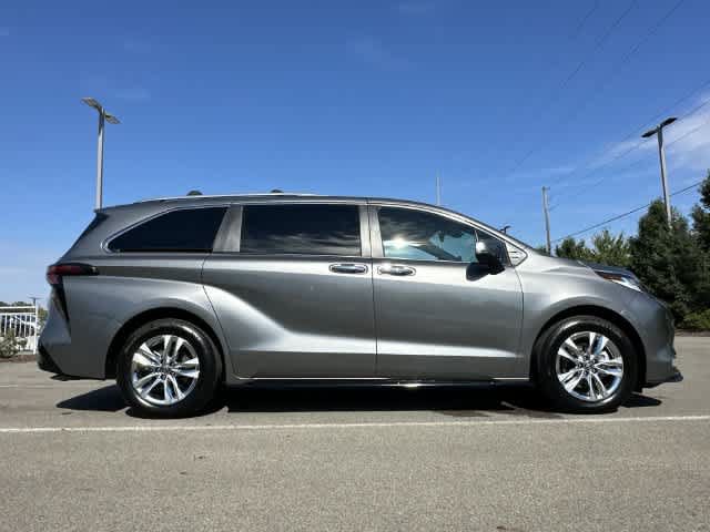 Used 2026 Toyota Sienna Limited AWD/4WD image 3