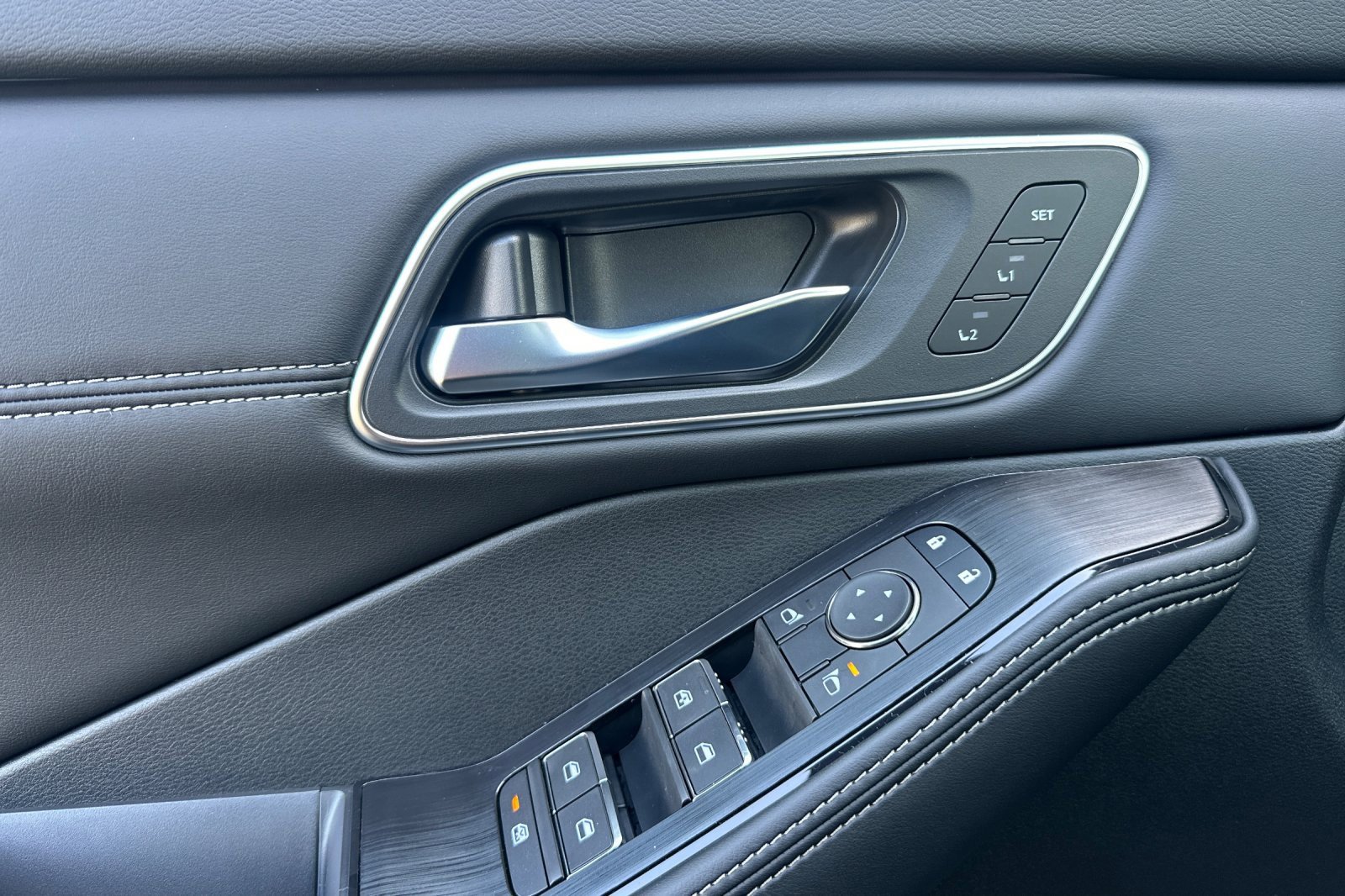 New 2026 Nissan Rogue Platinum w/ Tech Package image 8