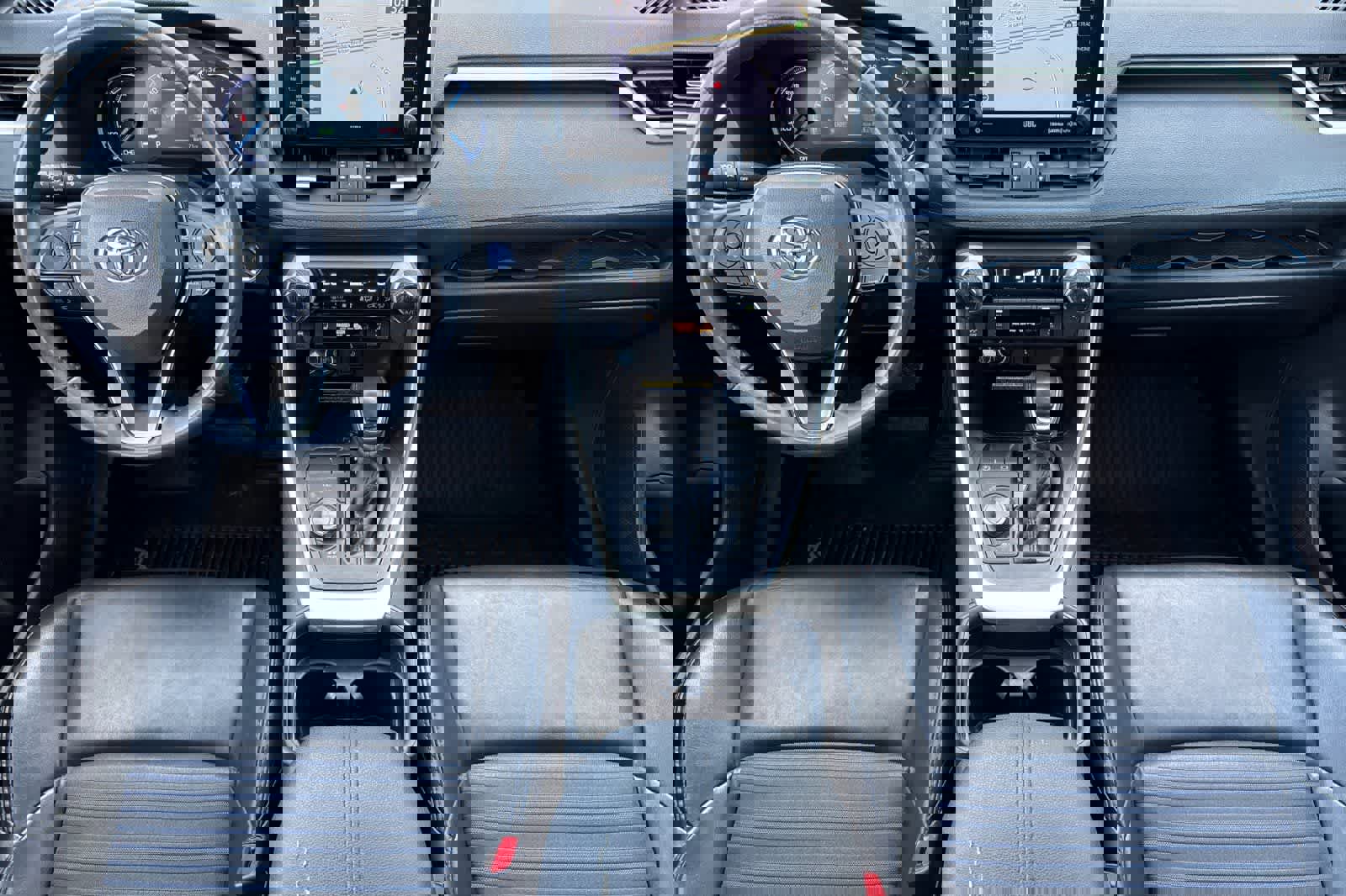 Used 2020 Toyota RAV4 XSE image 3