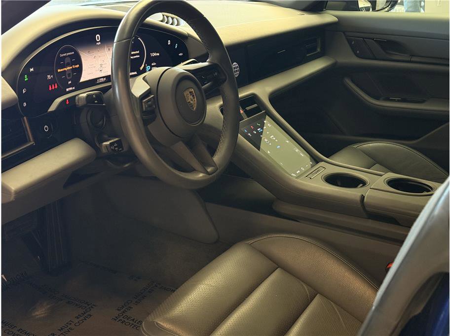 Used 2022 Porsche Taycan image 9