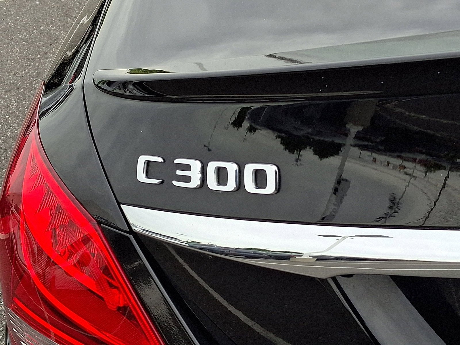 Used 2018 Mercedes-Benz C 300 4MATIC Sedan image 32