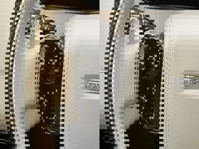 Used 2018 Land Rover Range Rover Velar R-Dynamic HSE image 12