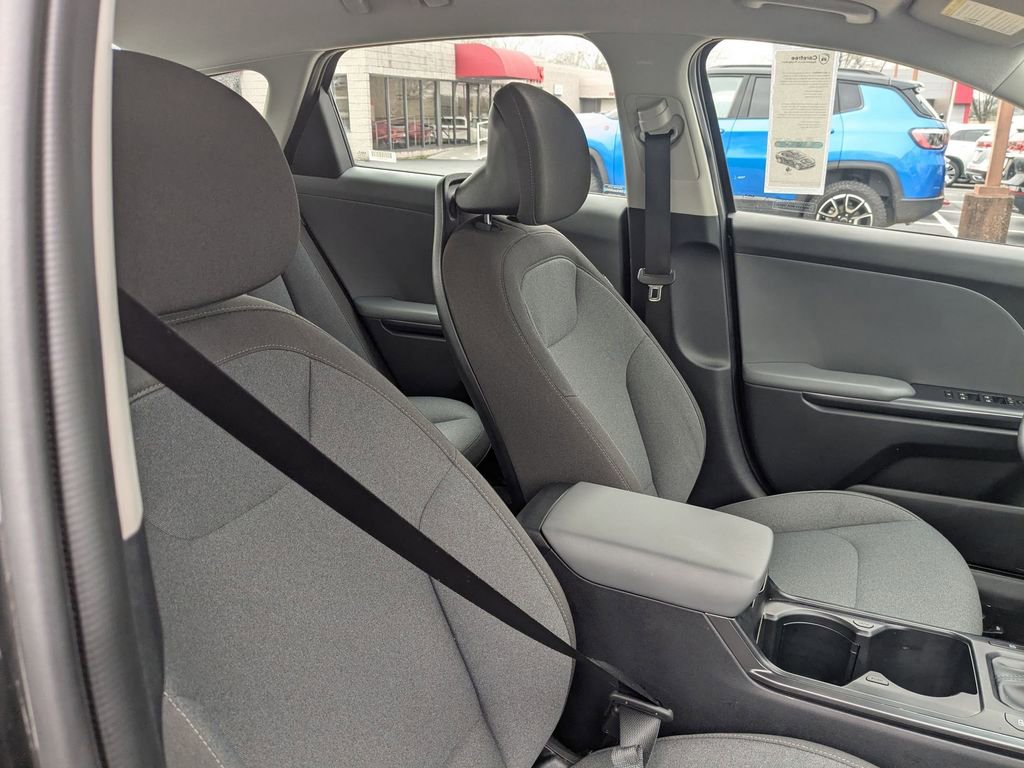 Used 2025 Kia K4 LXS image 63