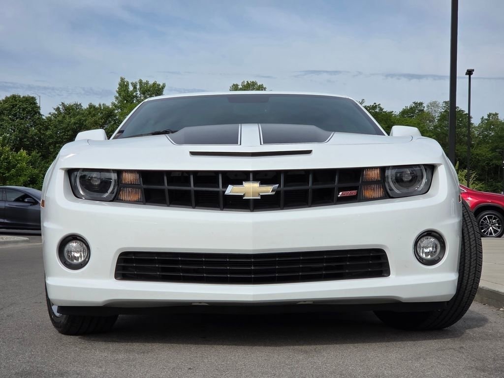 Used 2010 Chevrolet Camaro SS w/ RS Package RWD image 3