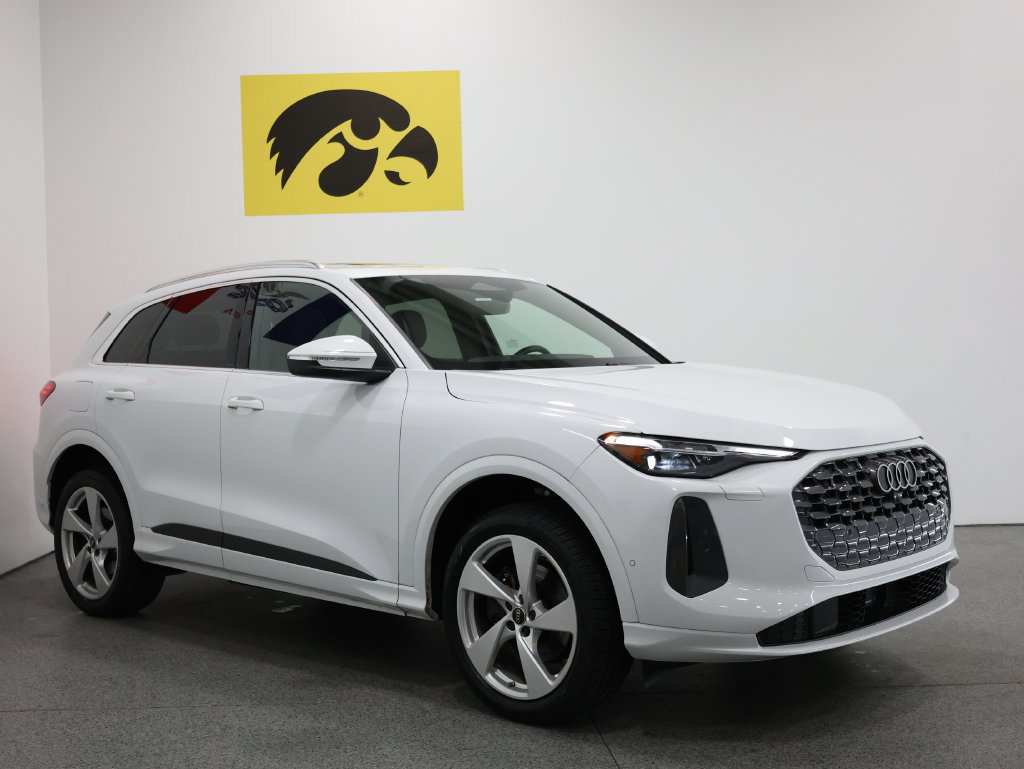 Certified 2025 Audi Q5 Premium Plus w/ Premium Plus AWD/4WD image 6