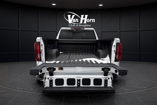 Used 2024 GMC Sierra 1500 AT4 w/ Technology Package image 16