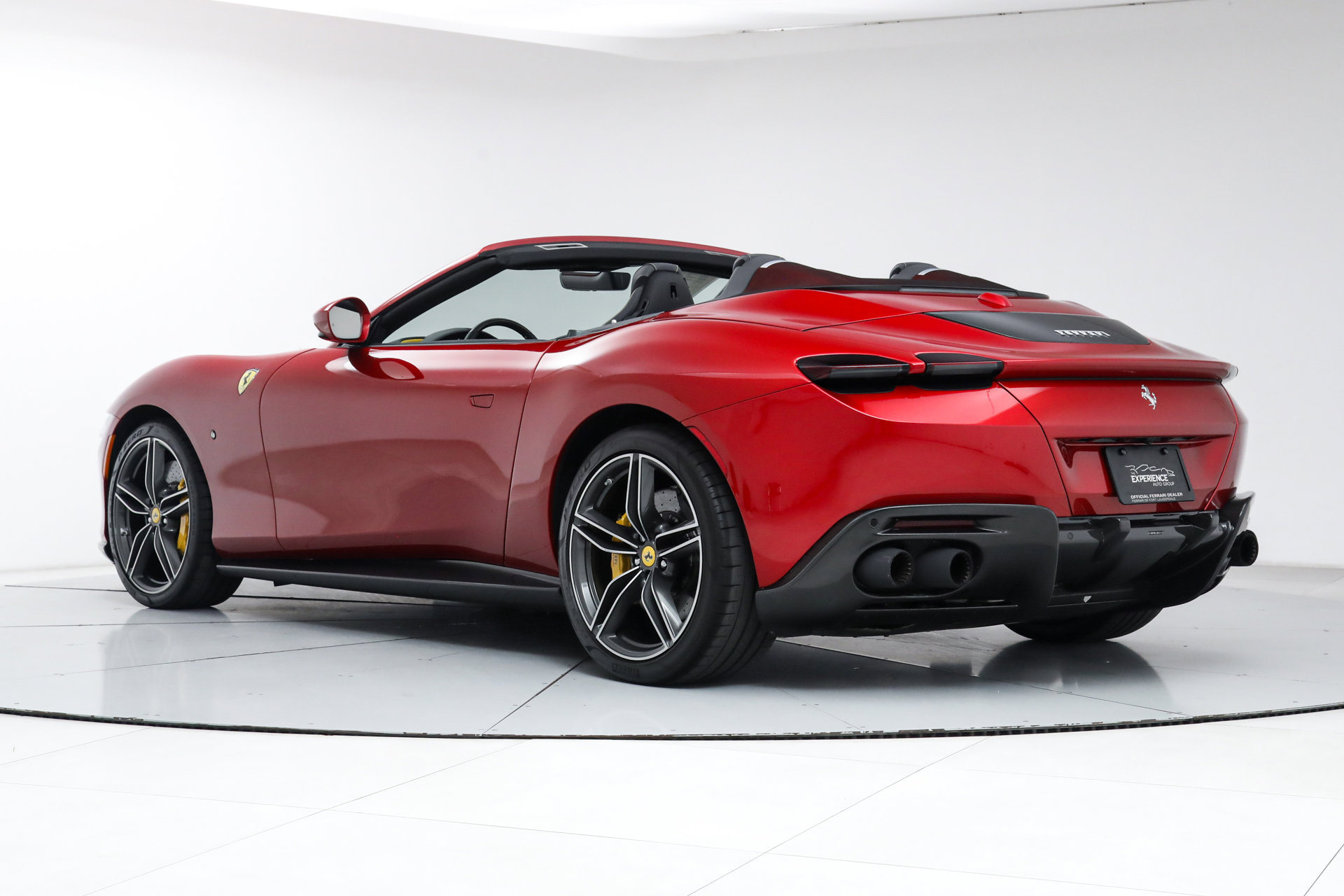 Used 2025 Ferrari Roma Spider image 9