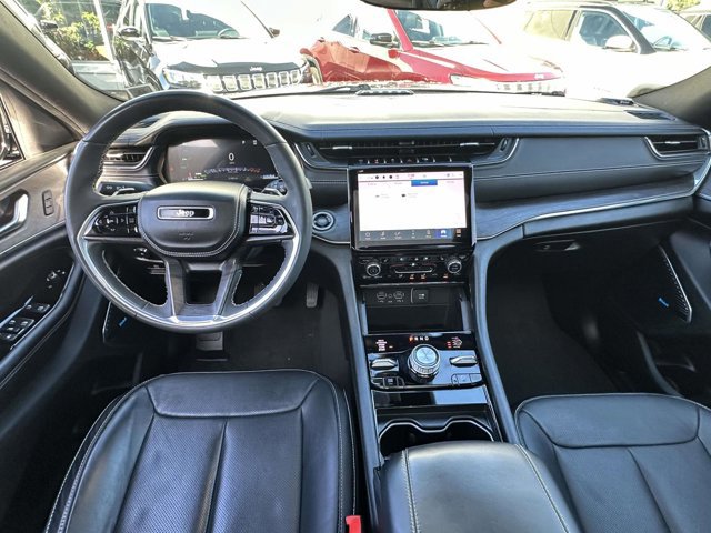 Used 2023 Jeep Grand Cherokee Overland image 16