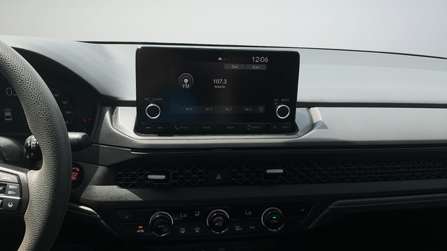 Used 2025 Honda Accord SE image 15