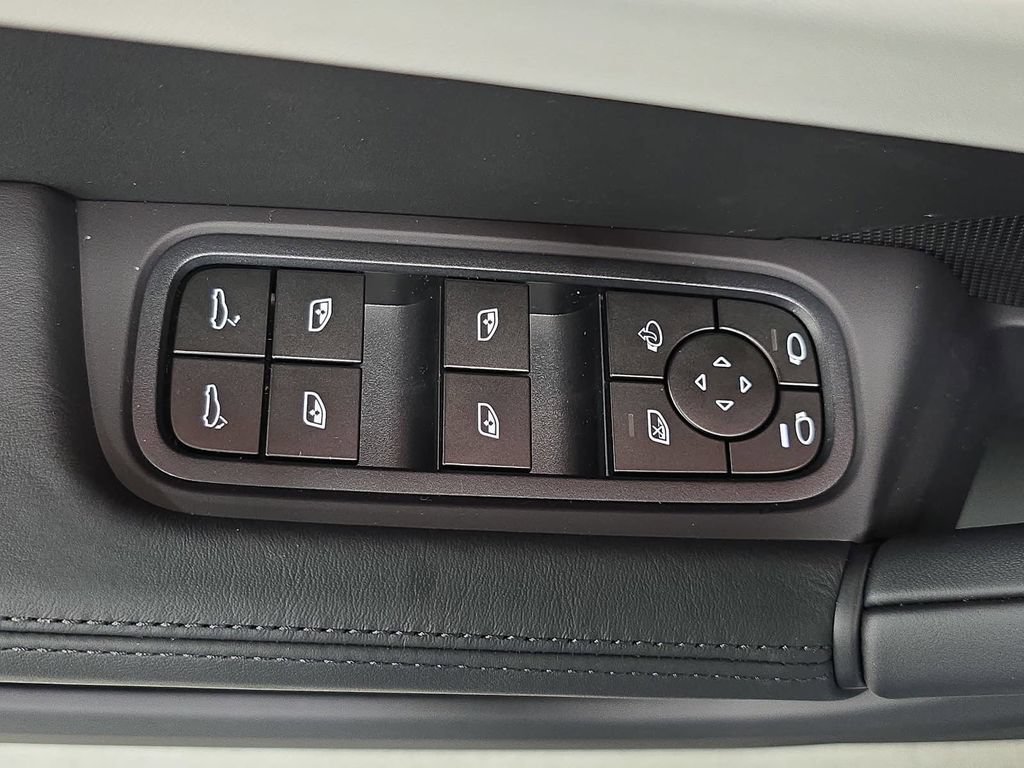 New 2026 Porsche Cayenne AWD/4WD image 23