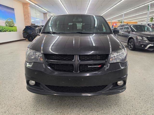 Used 2018 Dodge Grand Caravan SE FWD image 2