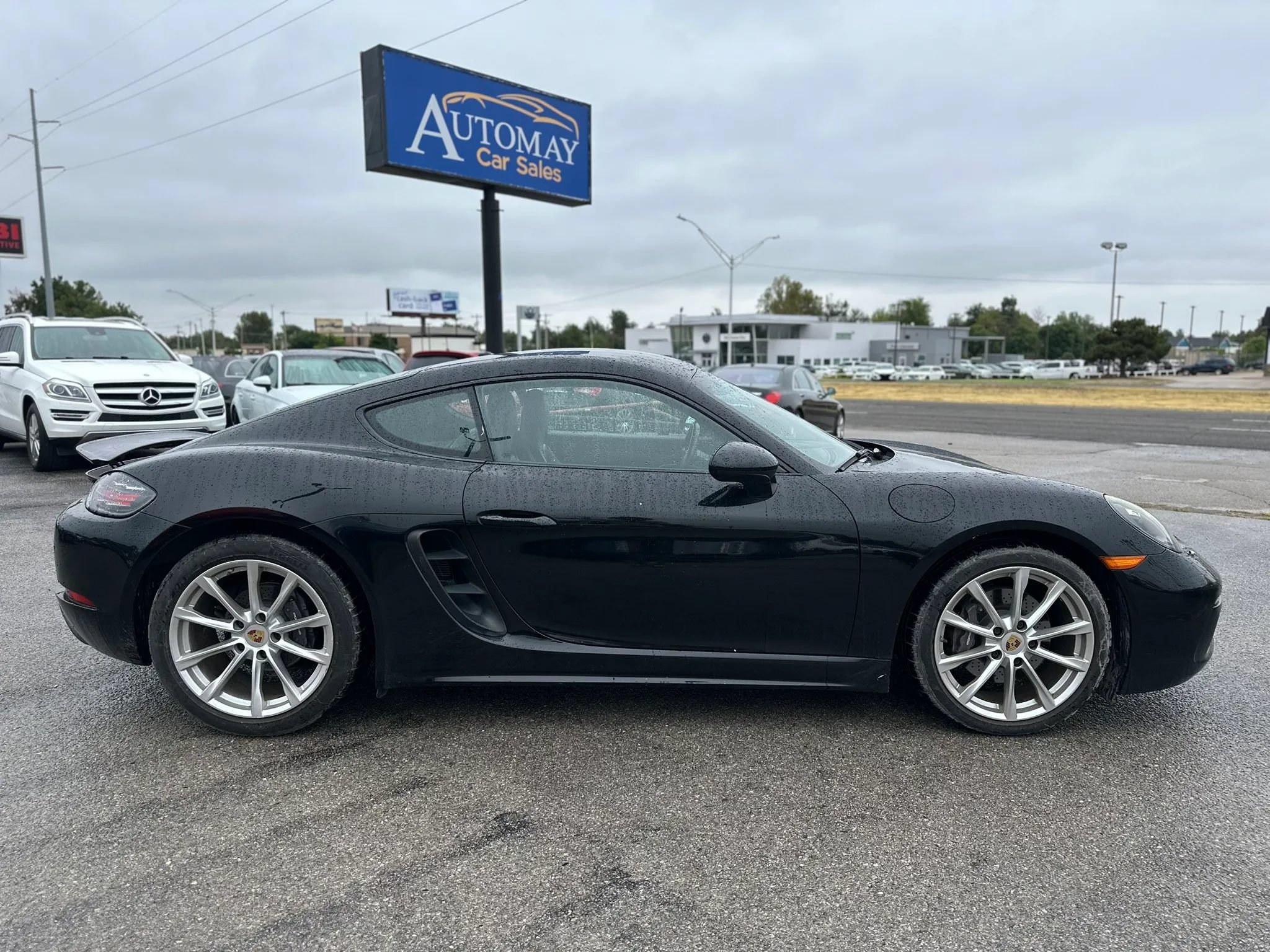 Used 2019 Porsche 718 Cayman RWD image 4