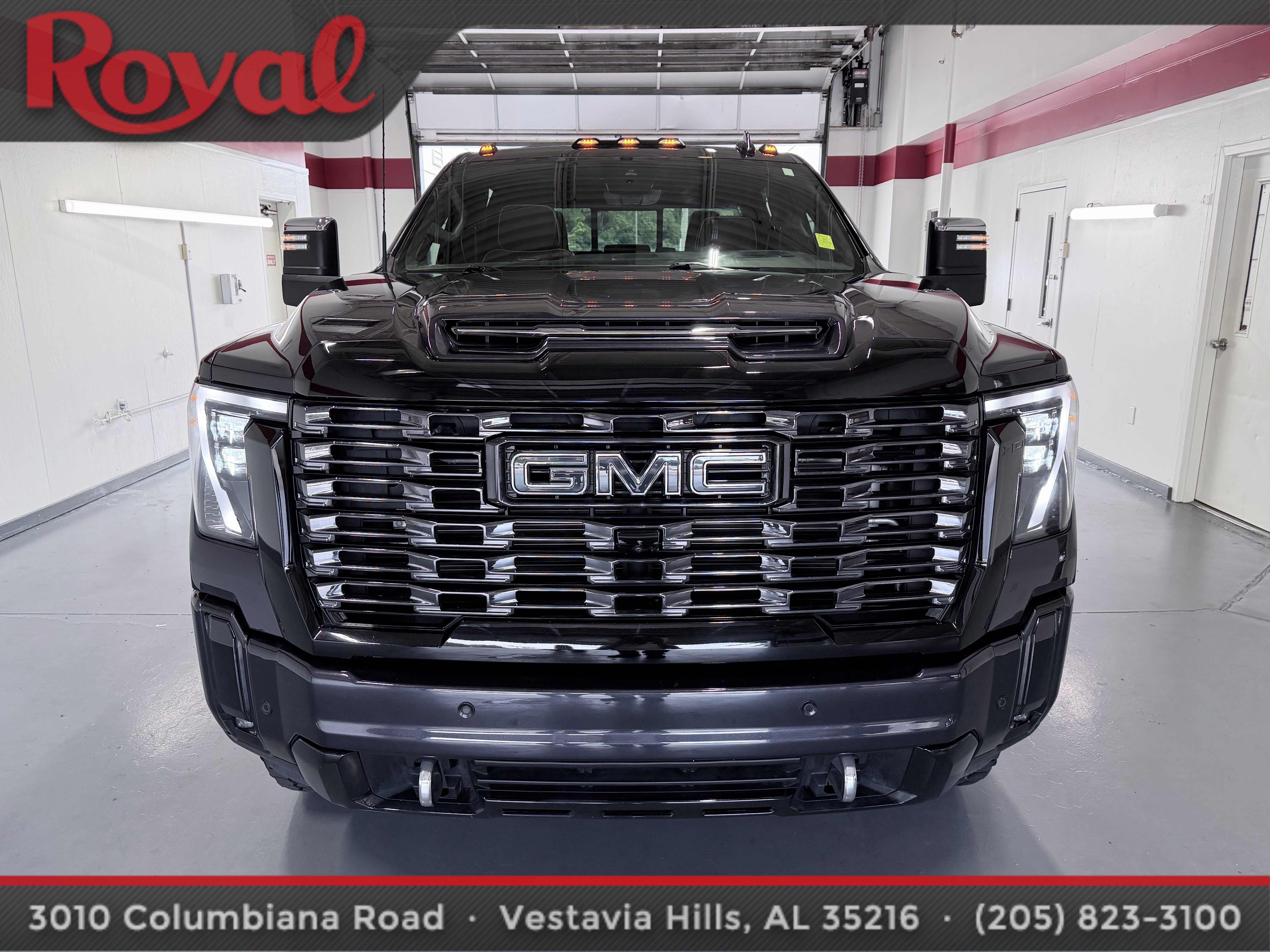 Used 2025 GMC Sierra 2500 Denali Ultimate w/ Max Trailering Package AWD/4WD image 2