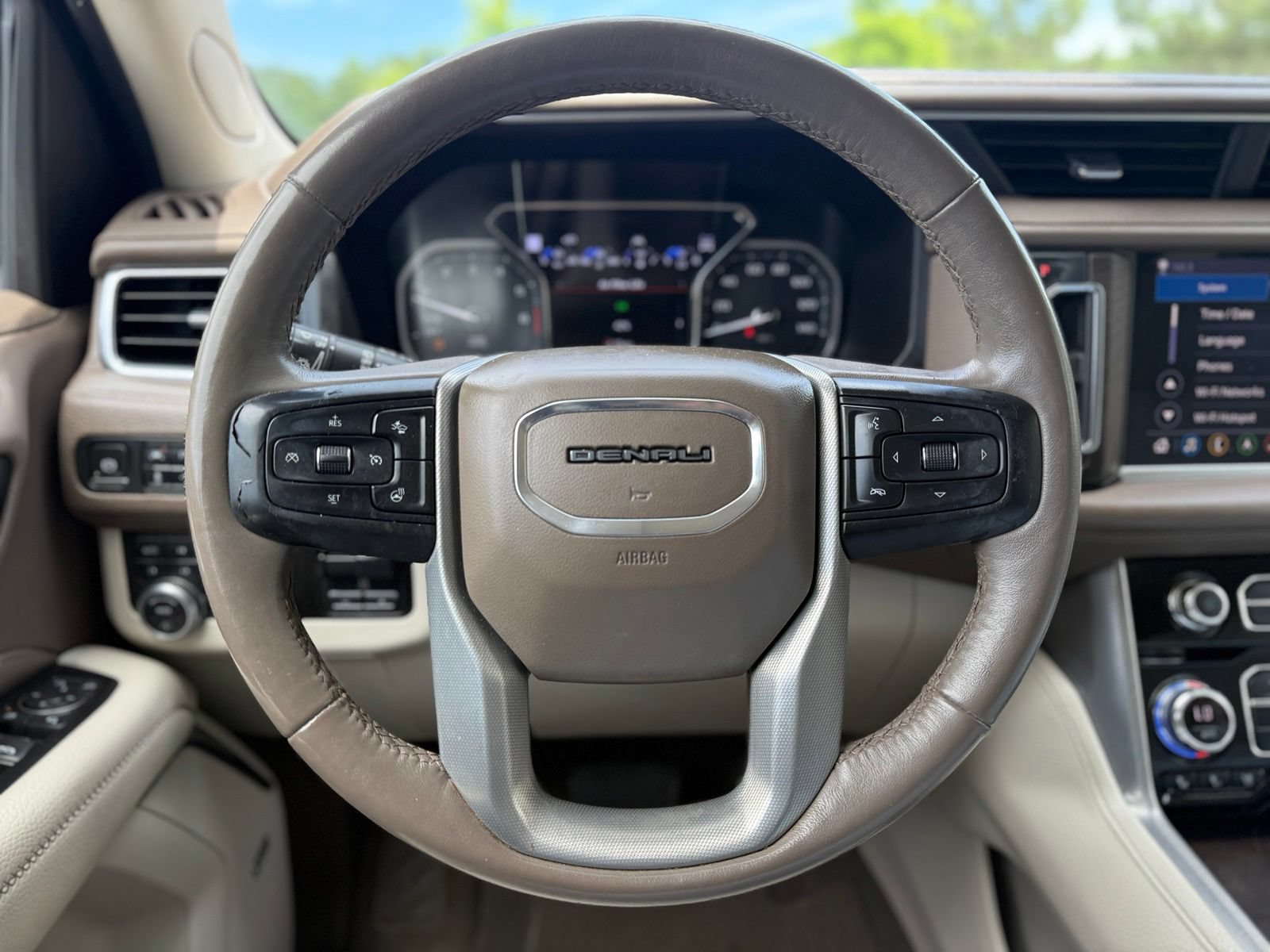 Used 2021 GMC Yukon XL Denali w/ Denali Ultimate Package AWD/4WD image 25