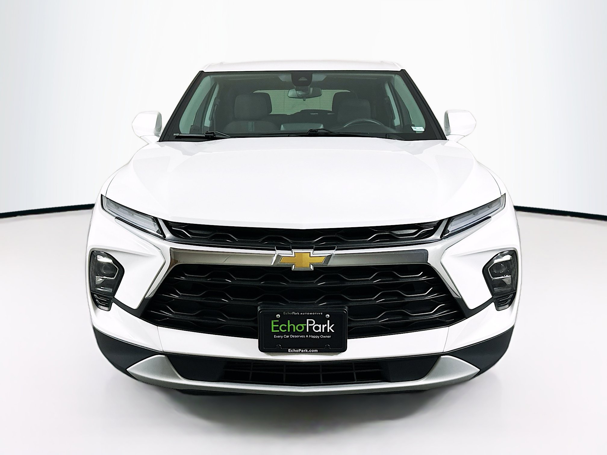 Used 2023 Chevrolet Blazer LT FWD image 2