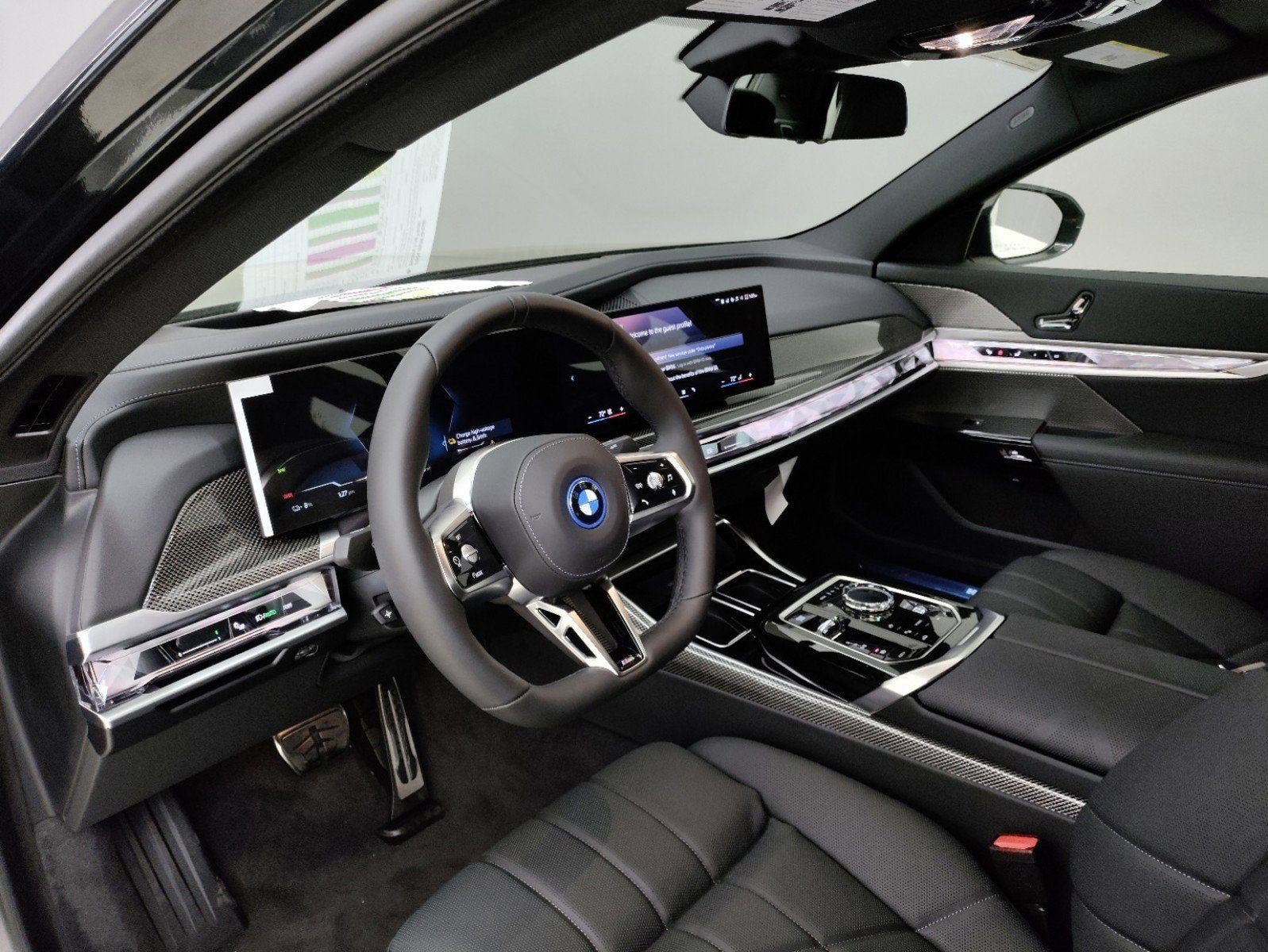 Used 2025 BMW i7 eDrive50 w/ M Sport Package RWD image 13