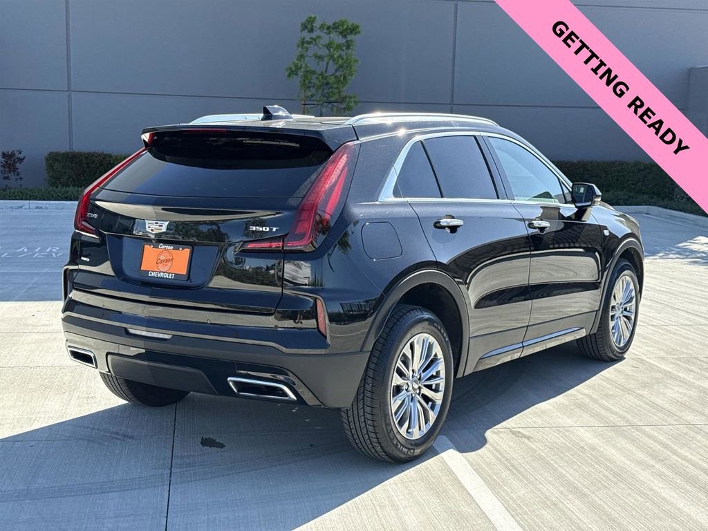 Used 2024 Cadillac XT4 Premium Luxury image 3