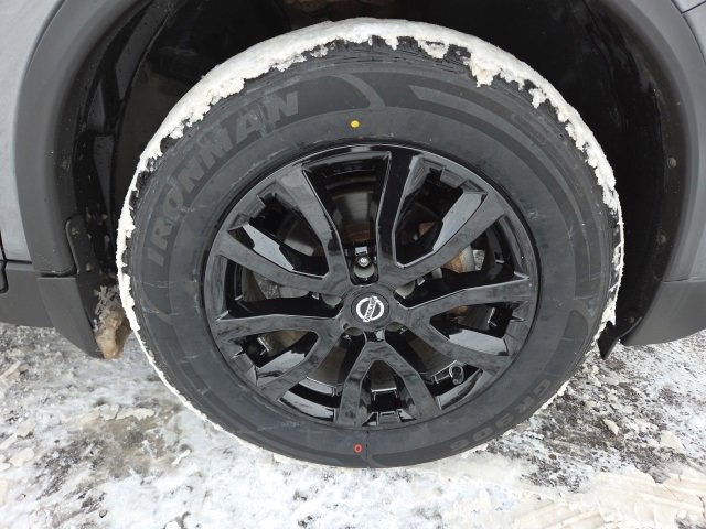 Used 2017 Nissan Rogue SV image 63