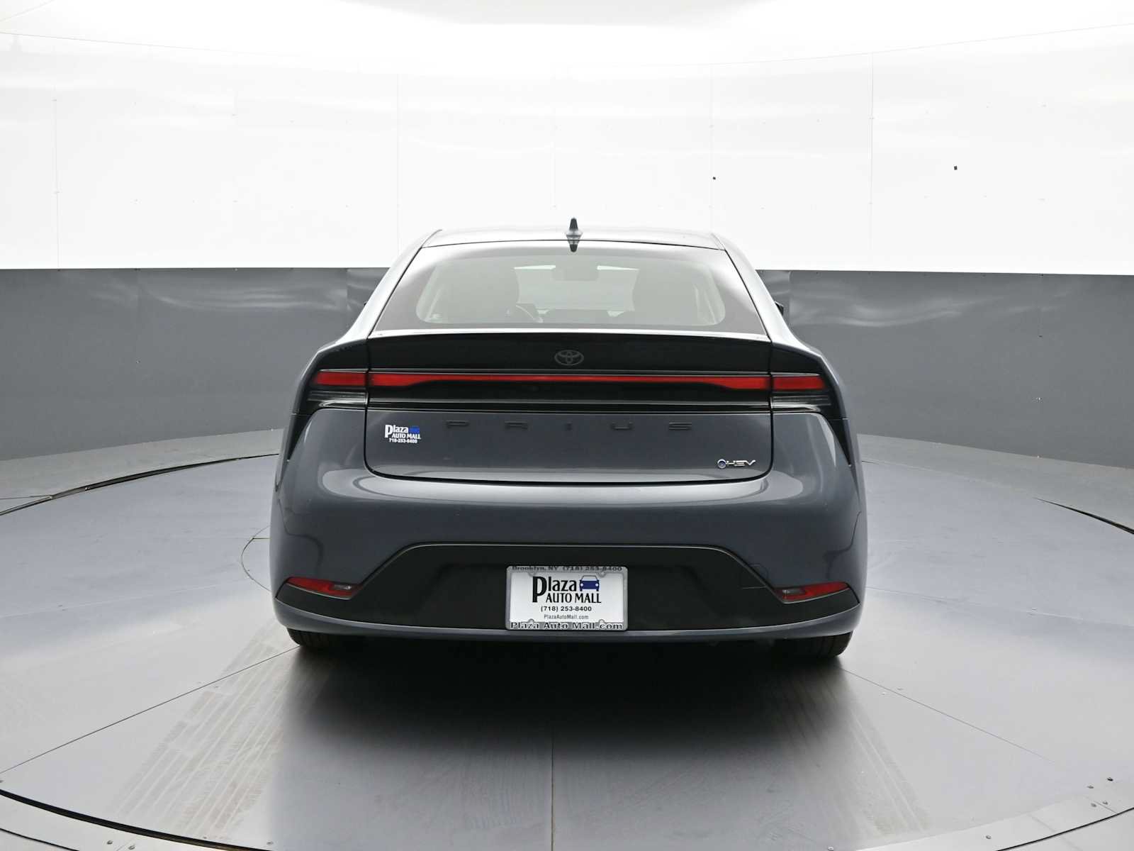 Certified 2025 Toyota Prius LE FWD image 7