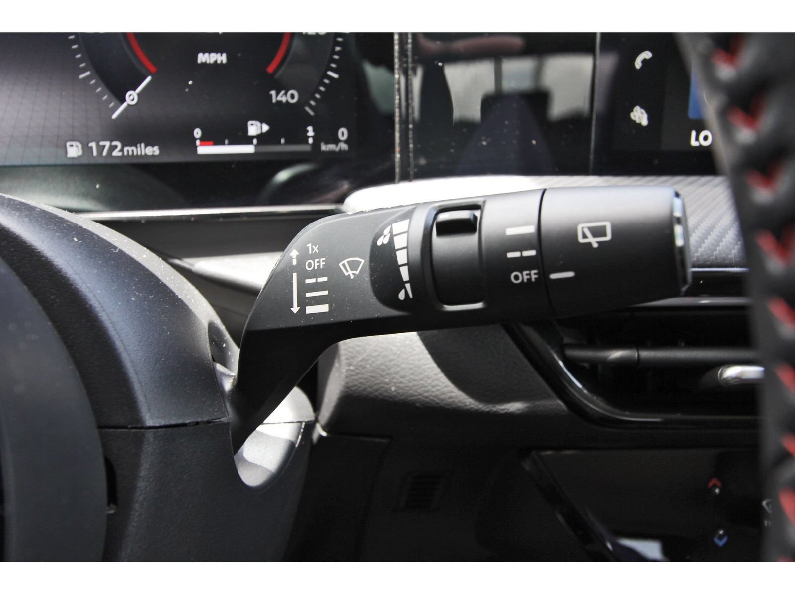 Certified 2025 Nissan Kicks SR FWD image 21