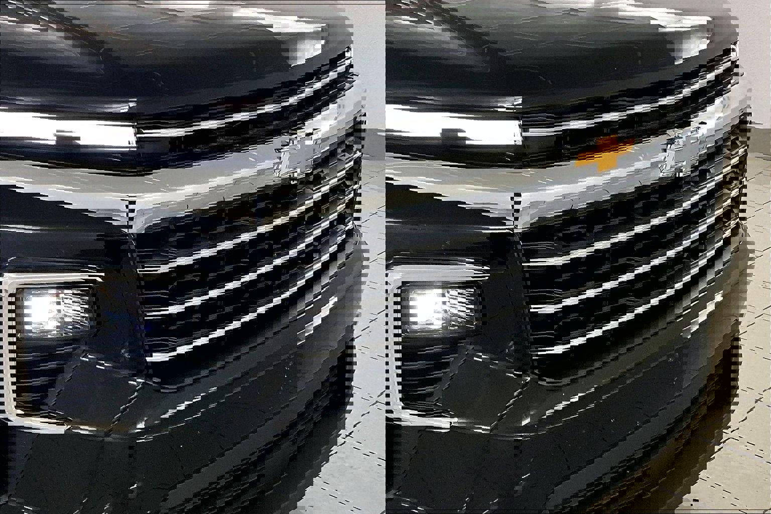 Used 2025 Chevrolet Traverse LT image 34