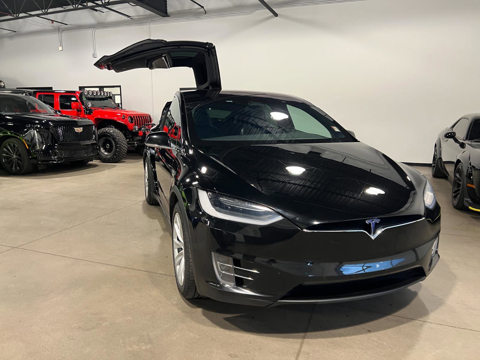 Used 2018 Tesla Model X 75D image 36