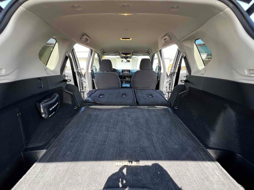 Used 2024 Nissan Rogue SV image 34