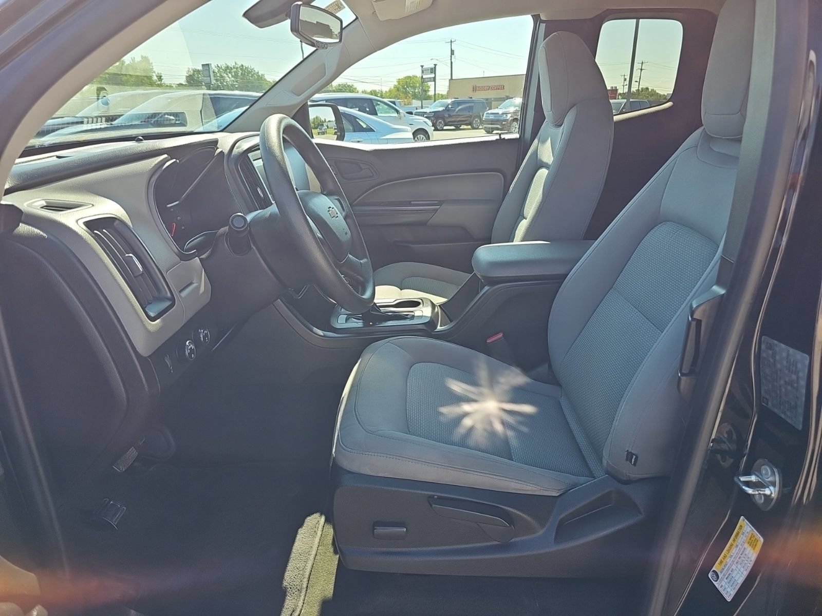 Used 2018 Chevrolet Colorado W/T w/ Custom Special Edition AWD/4WD image 9