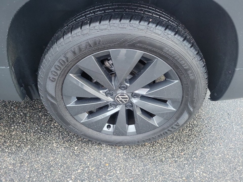 Certified 2024 Volkswagen Taos S image 27