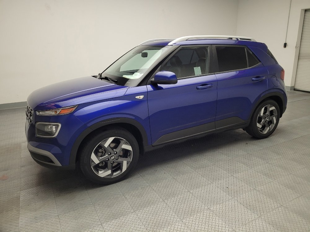 Used 2022 Hyundai Venue Limited image 2
