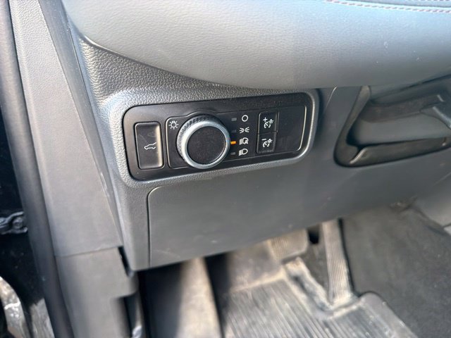 Used 2025 Ford Explorer Active AWD/4WD image 21