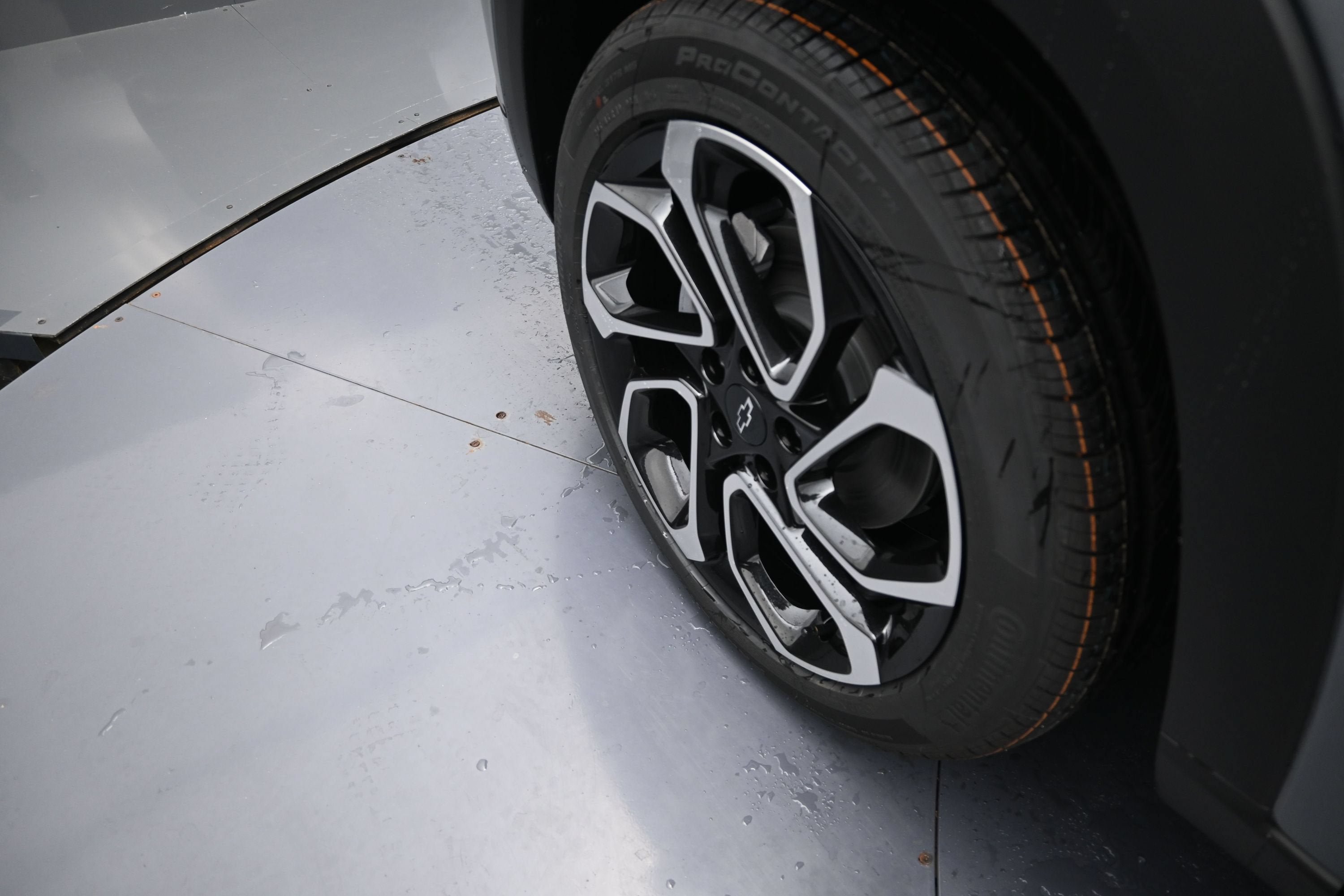 New 2026 Chevrolet Trax RS w/ Sunroof Package FWD image 35