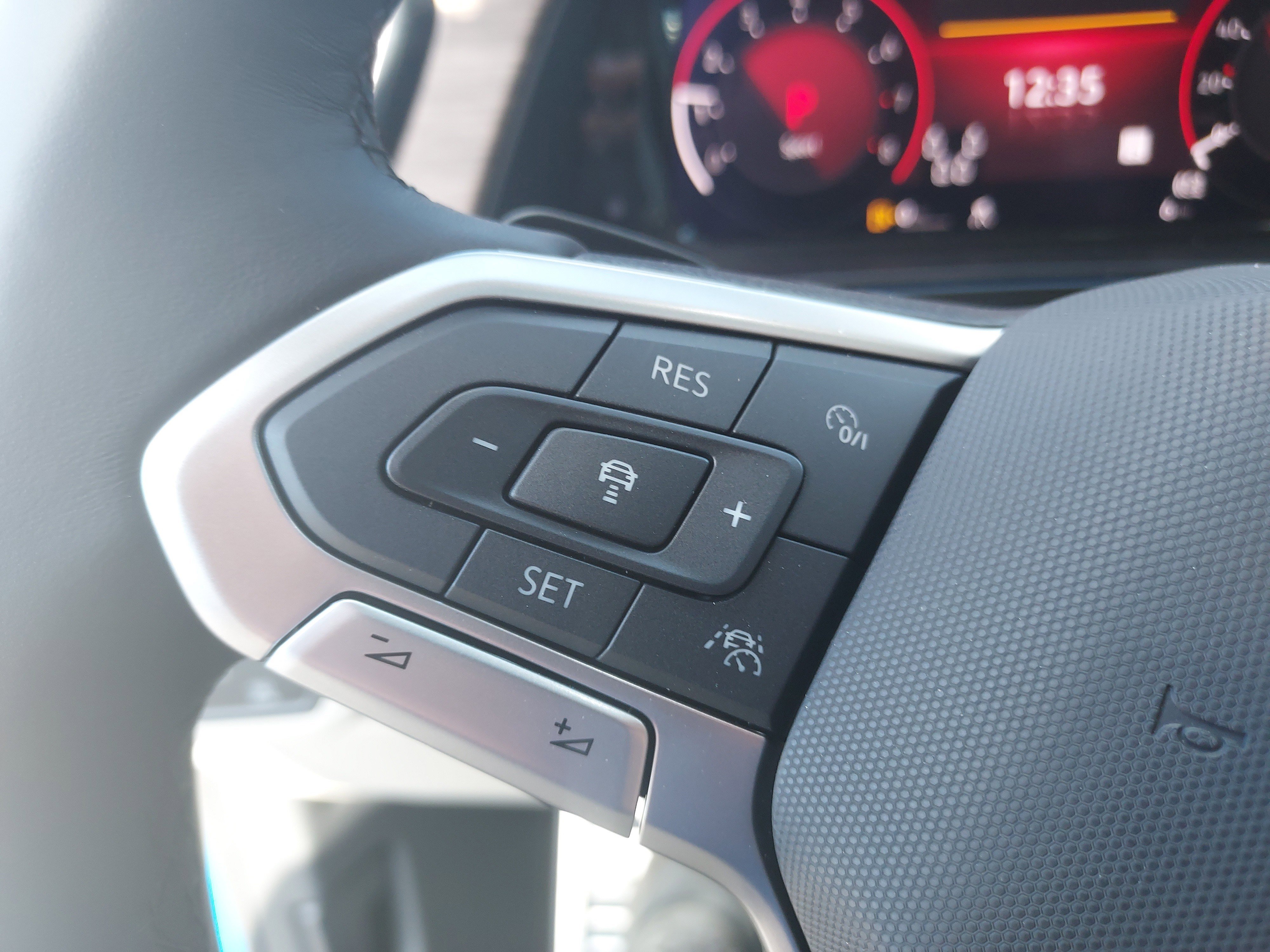 New 2026 Volkswagen Atlas SEL Premium R-Line image 30