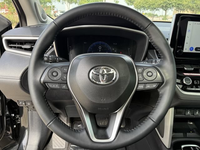 Certified 2025 Toyota Corolla Cross XLE w/ Convenience Package FWD image 11
