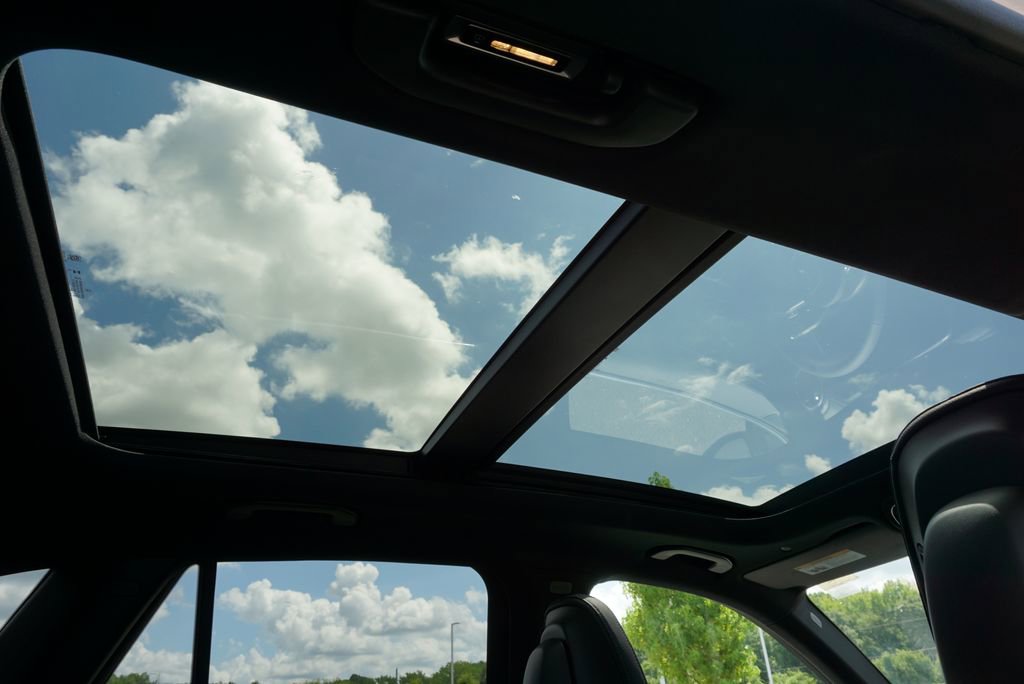 Certified 2025 Mercedes-Benz GLC 300 4MATIC image 60