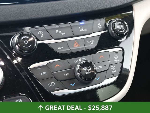 Used 2024 Chrysler Pacifica Touring-L image 27