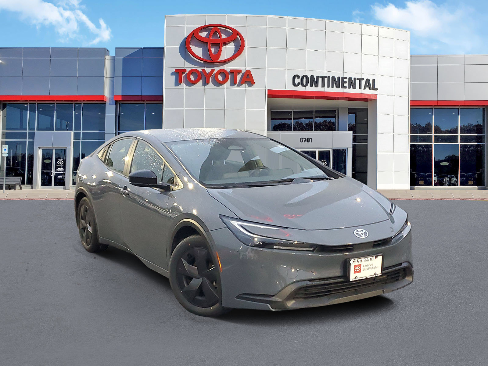 Certified 2024 Toyota Prius LE FWD image 2