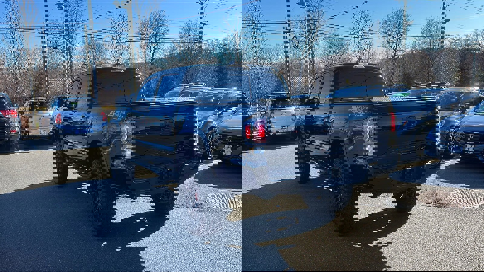 Used 2023 Toyota Tacoma TRD Off-Road image 4