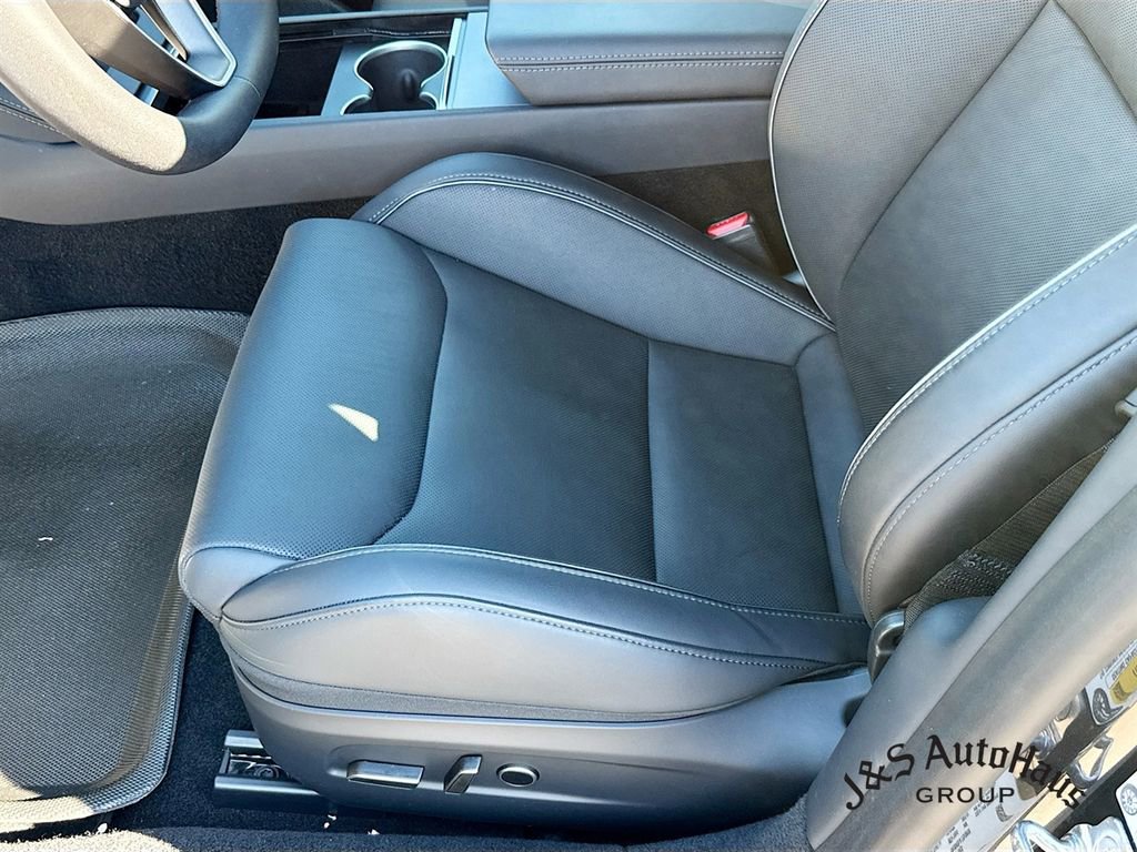 Used 2025 Tesla Model 3 Performance image 25