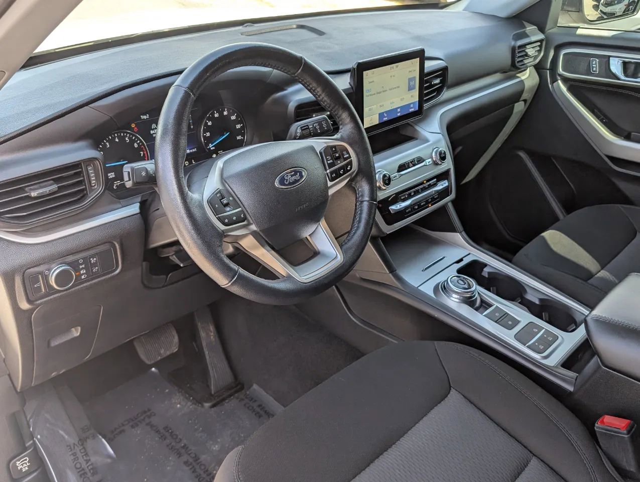 Used 2022 Ford Explorer XLT image 18