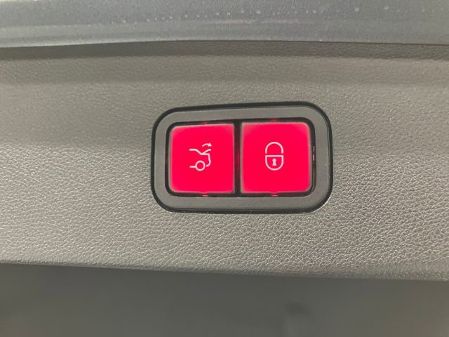 Used 2016 Mercedes-Benz E 350 4MATIC image 54