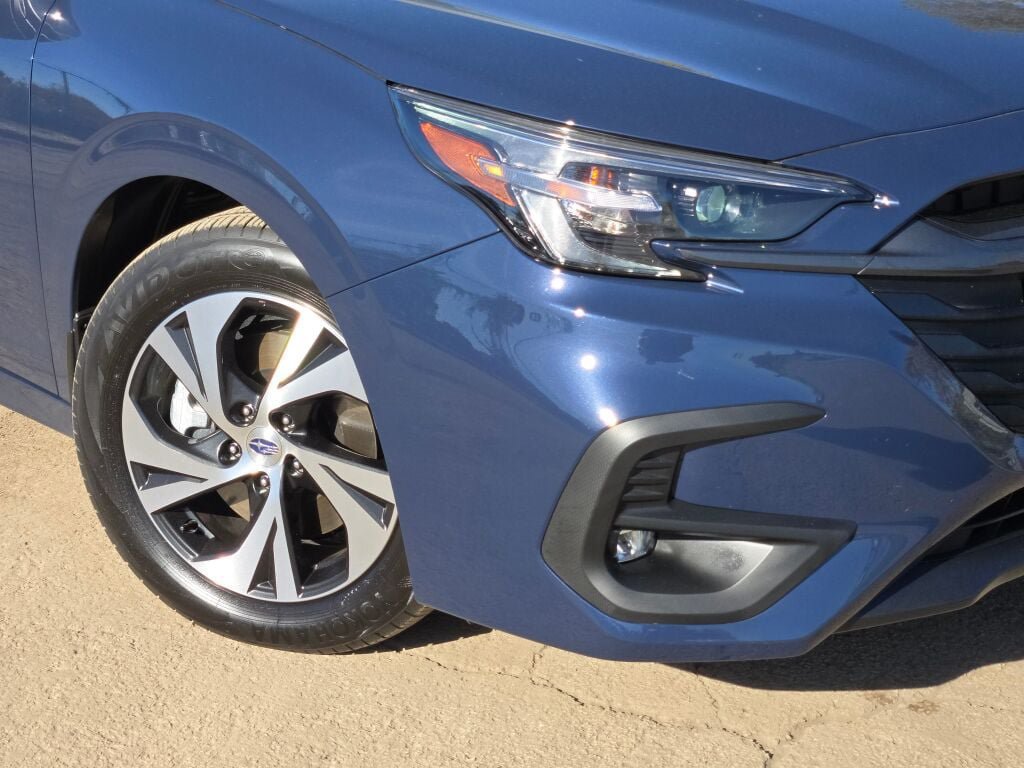 Used 2025 Subaru Legacy Premium AWD/4WD image 3