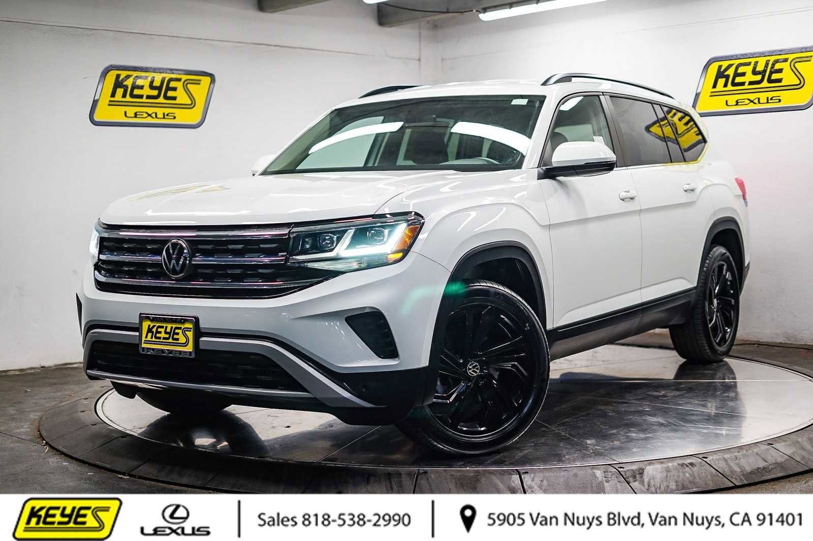 Used 2023 Volkswagen Atlas SE w/ Black Wheel Package image 1