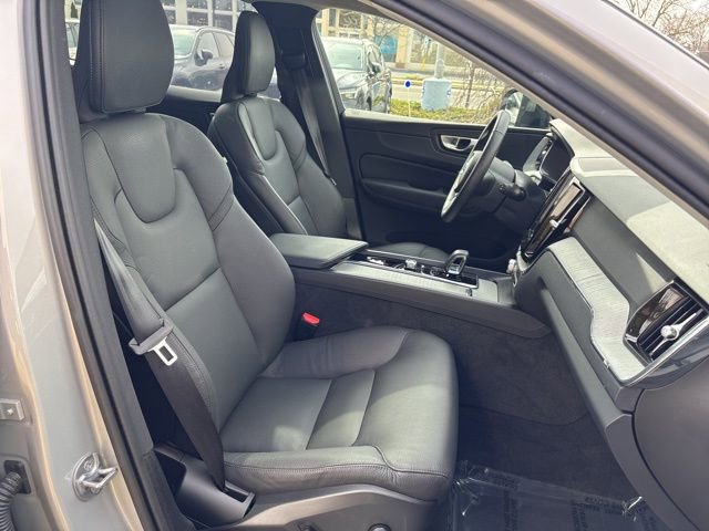 Used 2025 Volvo XC60 B5 Plus w/ Climate Package AWD/4WD image 15