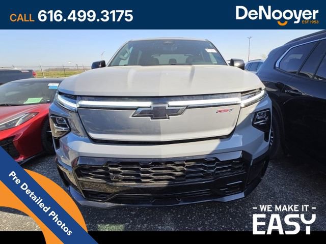 Used 2025 Chevrolet Silverado EV RST AWD/4WD image 7