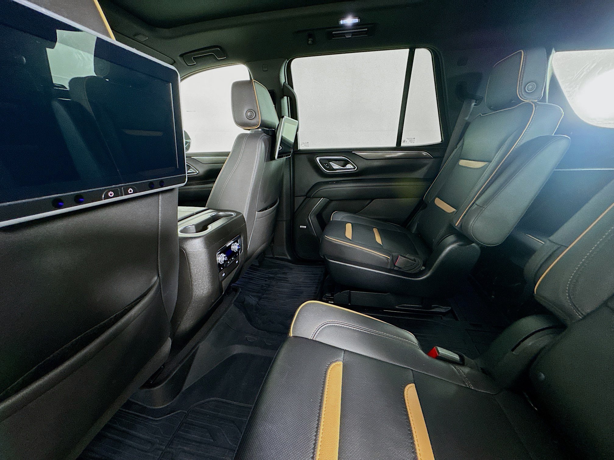 Used 2023 GMC Yukon AT4 AWD/4WD image 41