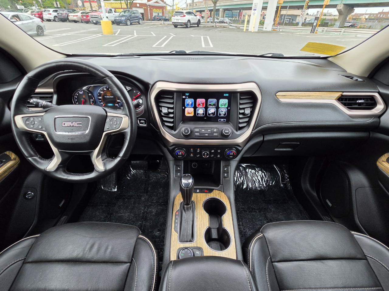 Used 2017 GMC Acadia Denali w/ Technology Package AWD/4WD image 18