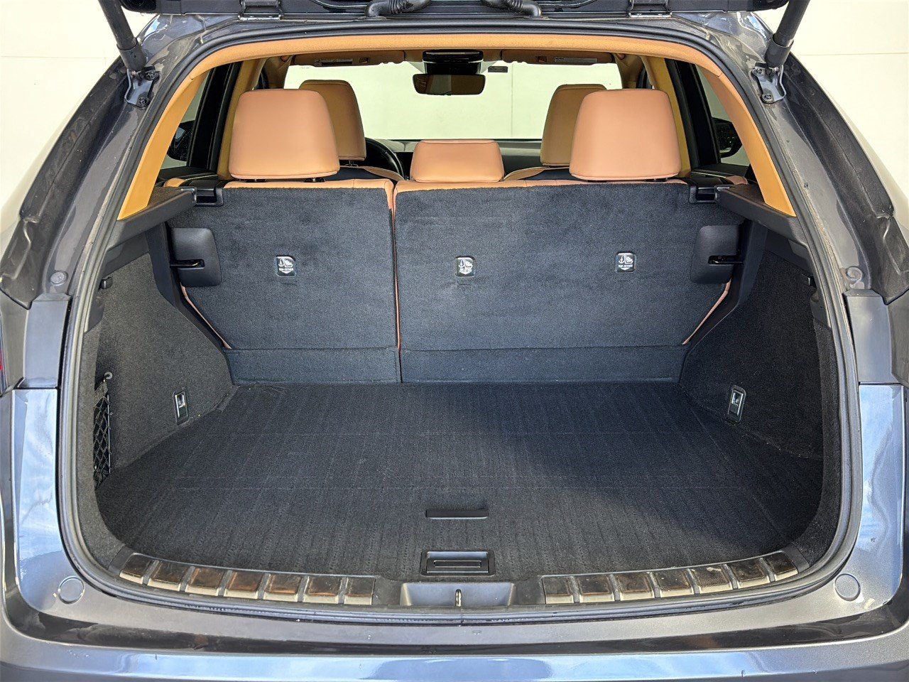 Used 2022 Lexus NX 250 FWD w/ Towing Package (2000 Lbs) image 28