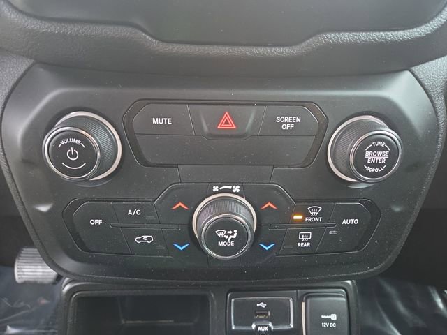 Used 2018 Jeep Renegade Latitude image 25