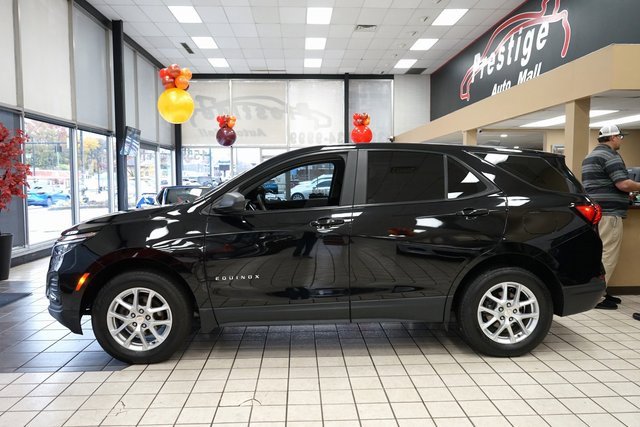 Used 2023 Chevrolet Equinox LS w/ Driver Confidence II Package image 4